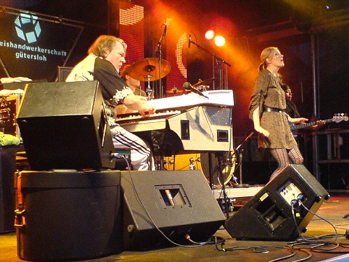 Brian Auger mit Familie und Bassman bei der WdkK 2011 / (c) NormCast.de